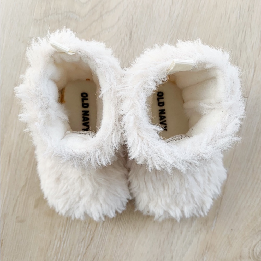 Sweet and fuzzy Old Navy Baby Boots - Picture 2 of 5